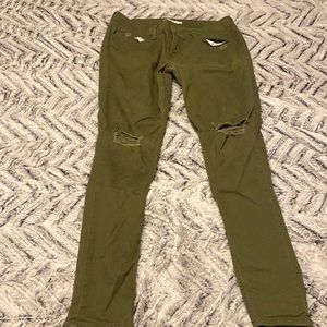 Ladies Super Skinny Jeans. Cute army green, stretchy, comfortable, hardly worn!